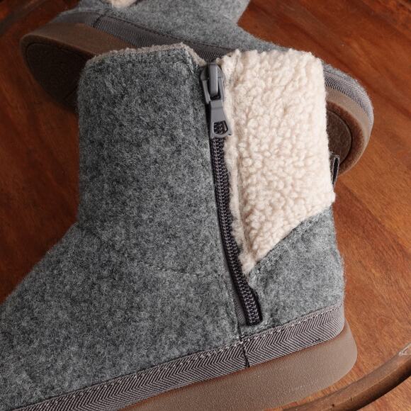 Chaco Boots Womens SZ 7.5 Gray Revel Tall Side Zip Cozy Comfort Felted Outdoor - Picture 12 of 16